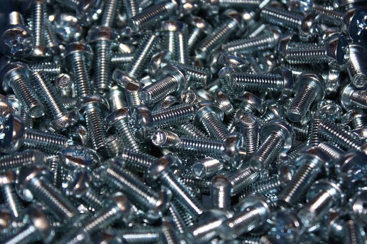 Screws 2428946 1280