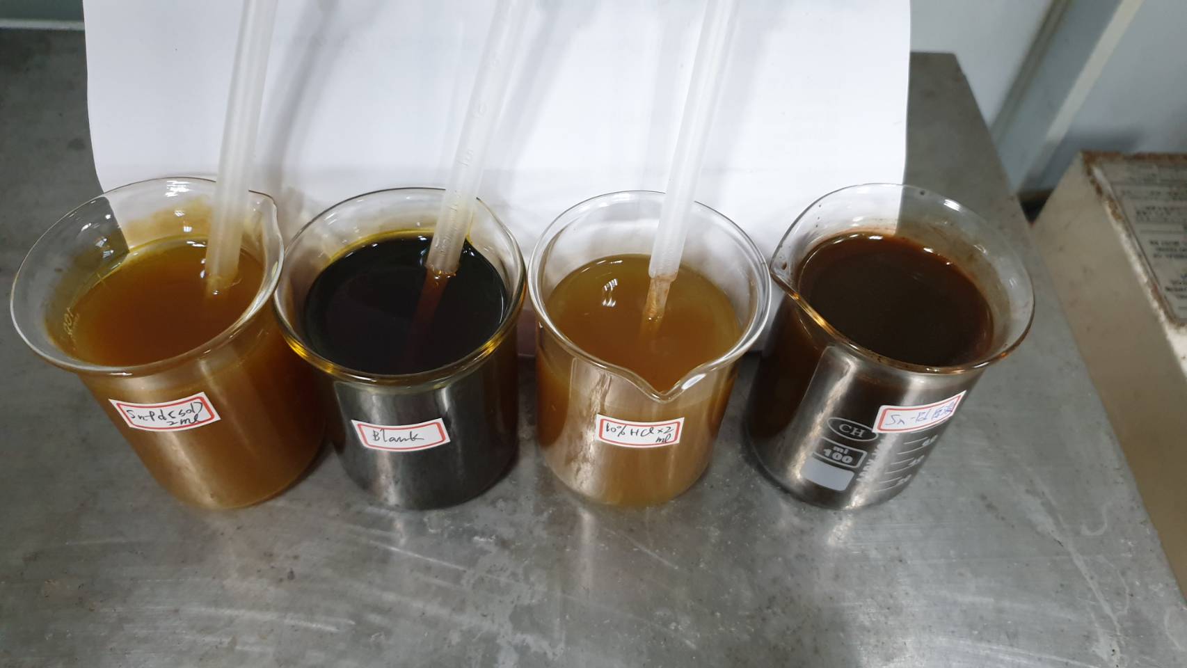 電鍍前處理劑使用久了將會變色，影響電鍍品質。